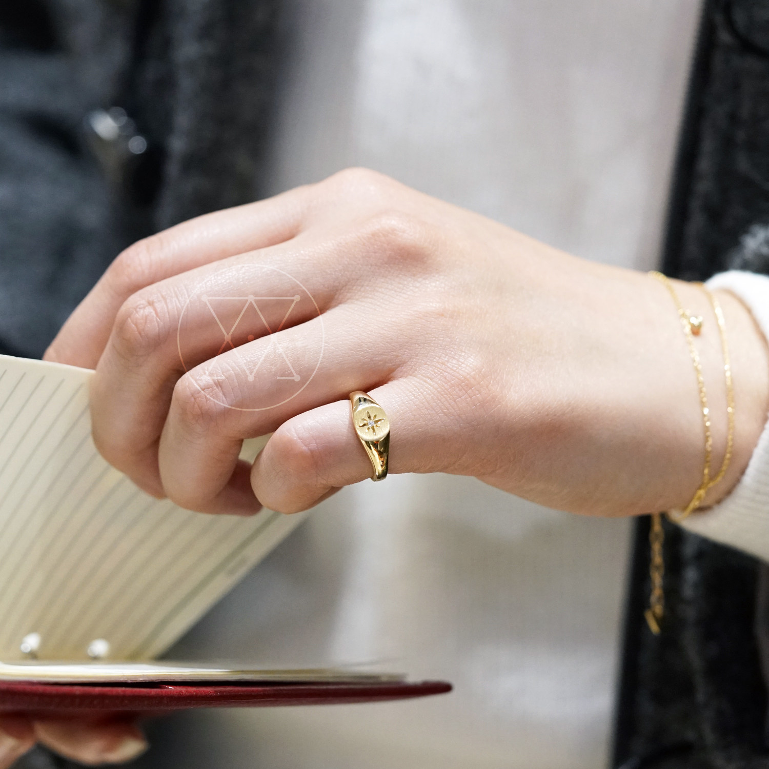 天狼星 天然钻石星芒雕刻复古印章尾戒 实心18k金戒指 质感好_双氙车