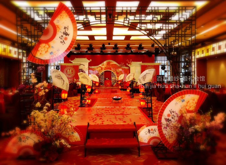 新款婚庆道具中国风t台屏风三联舞台布置中式婚礼路引红灯笼三联
