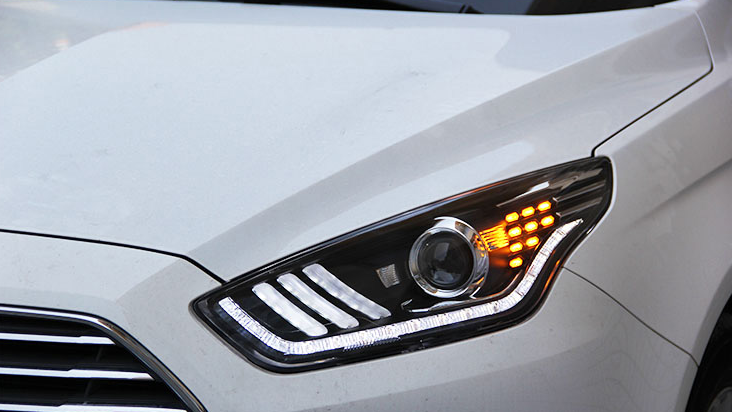 龙鼎15款福睿斯改装氙气灯大灯总成 led导光 仿野马款福睿斯大灯