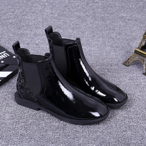 European and American 2021 Winter new womens shoes lacquered leather flat-bottomed short barrel Inlet wind short boots 100 hitch Martin boots