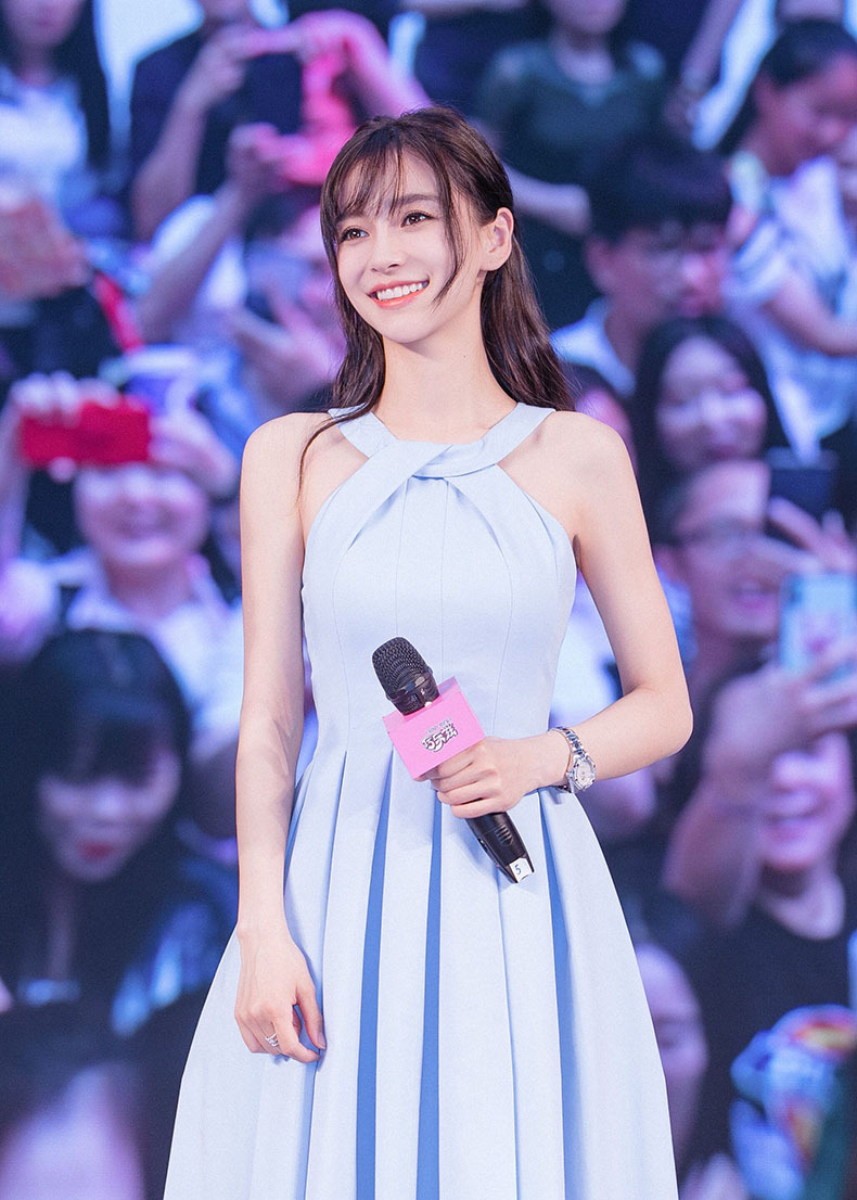 2018夏季明星杨颖angelababy同款浅蓝色收腰显瘦大摆气质连衣裙 图片