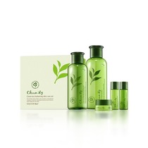 Green tea control oil conditioning skin care kit box clear and moisturizing nourishing water milk five pieces of skin care products male and female students