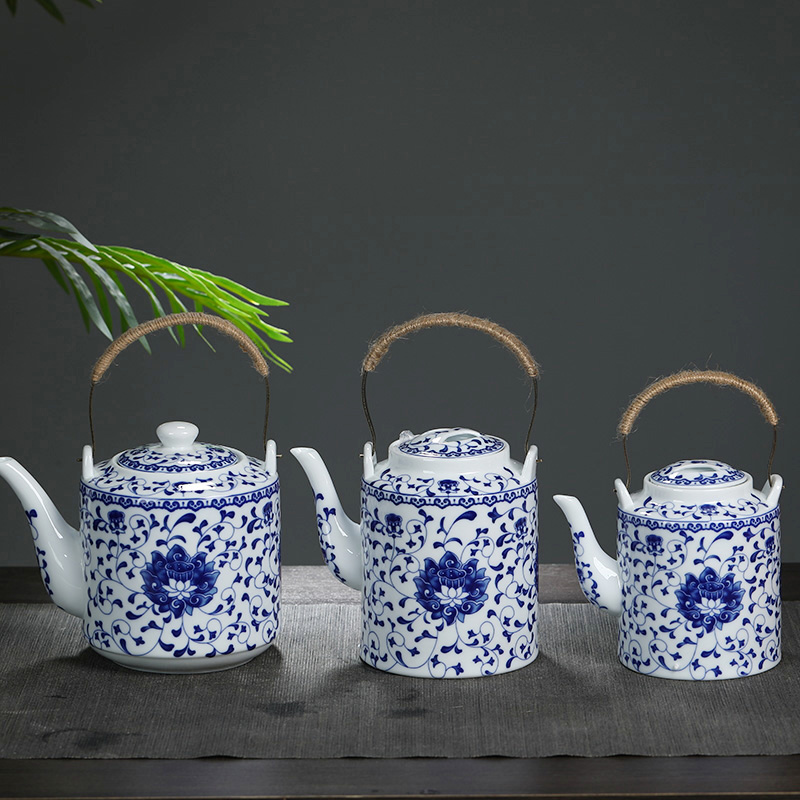 Cool high - capacity ceramic kettle home old Chinese blue and white porcelain teapot large girder cold pot pot of belt filter