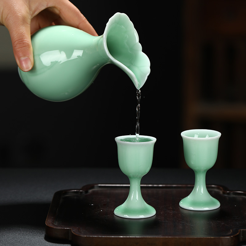 Celadon archaize portion wine suits for Chinese style household ceramics glass wine cup of wine wine jar of small a small handleless wine cup