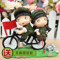 Revolution love soldier ornaments Wedding gifts Creative birthday gifts Couple dolls Home living room study decoration