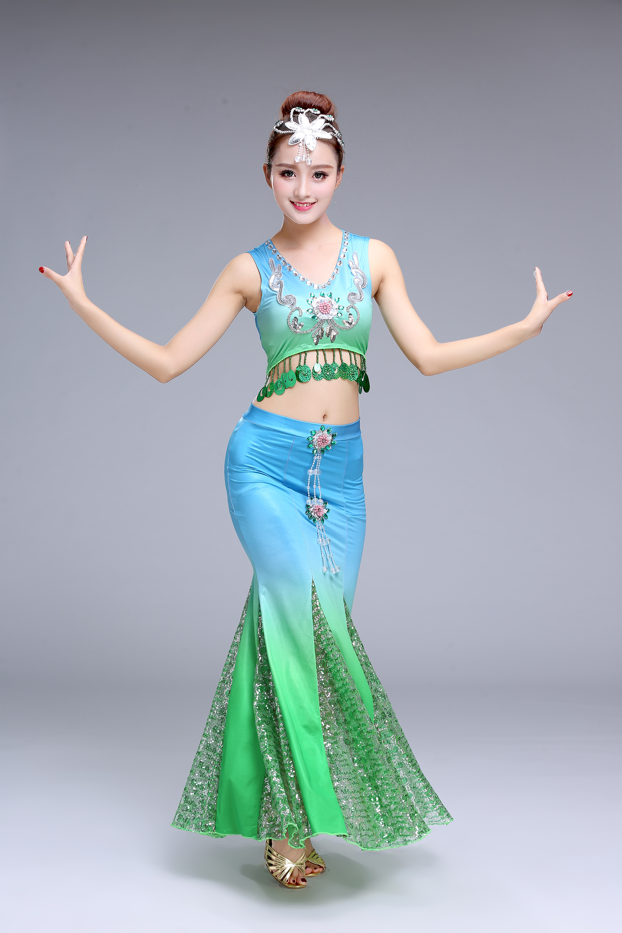 定制 新款傣族舞服邵多丽民族舞蹈演出服孔雀舞服装表演服装彩云之南