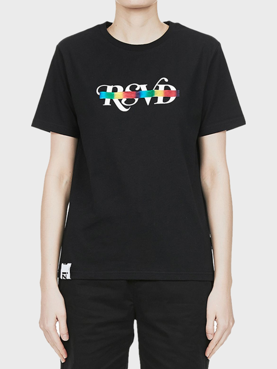 izzue潮流字母logo缝饰t恤