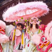 Chinese style Guochao double Hee exhibition with powder feather umbrella phoenix crown photo studio photography tour Street Photo costume props