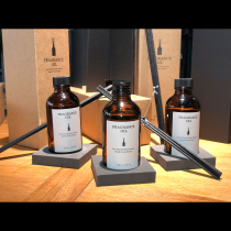 This is the fragrance in the five-star hotel 5 flavors glass bottles bedroom toilets fire-free essential oils aromatherapy