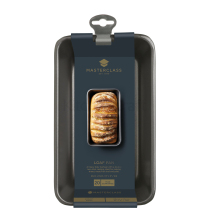 To say that this baking tray is not thick then there is really no heavy baking tray. Super thick non-stick cake pan.