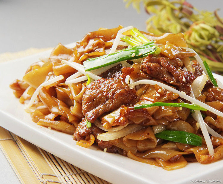 炒河粉效果图:喜欢河粉的你是不是马上想吃了呢?