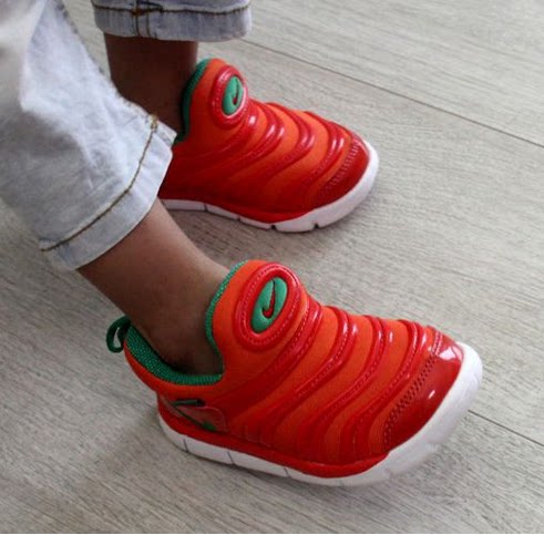 耐克第五款:nike dynamo free (ps) 毛毛虫童鞋  阿迪达斯第一款:16