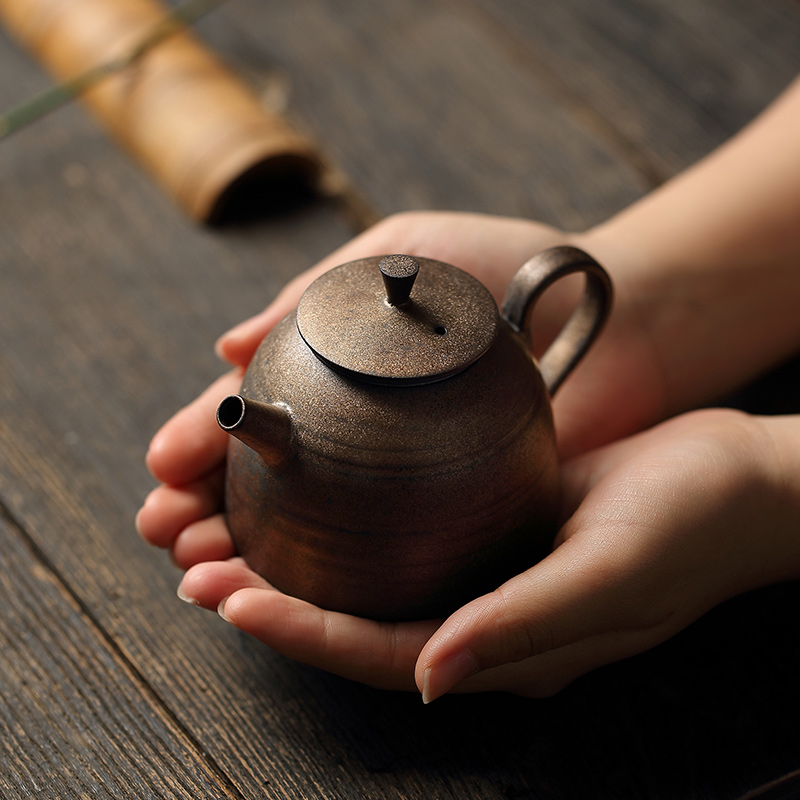 Manual mini rust glaze teapot coarse pottery teapot Japanese gold jug kung fu tea set household single pot of restoring ancient ways