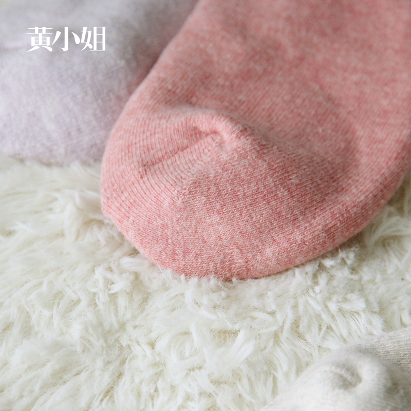 黄小姐 秋冬款纯色加厚防臭袜子女 可爱韩版冬季睡觉保暖棉袜6双产品展示图5