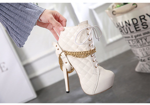 2020 new chain embroidered short high heel boots