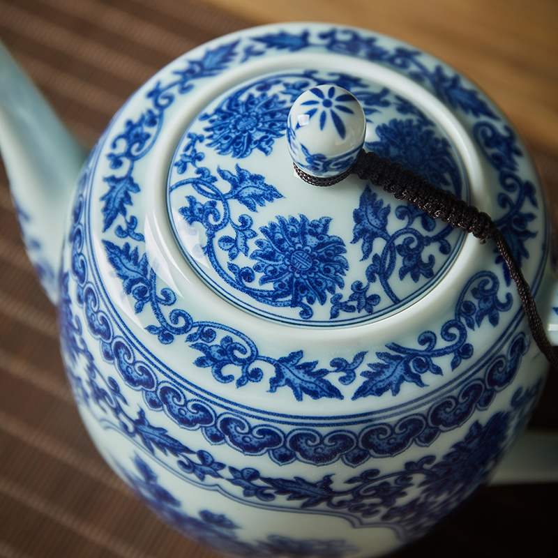 Jingdezhen ceramic tea set big teapot teacup with blue and white porcelain filter blue and white porcelain gift box package