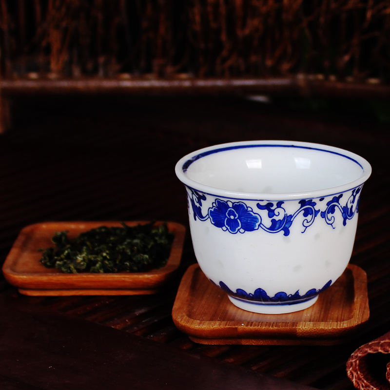 Jingdezhen blue and white porcelain and exquisite tea cup tea tea liquor cup small glass ceramic bowl