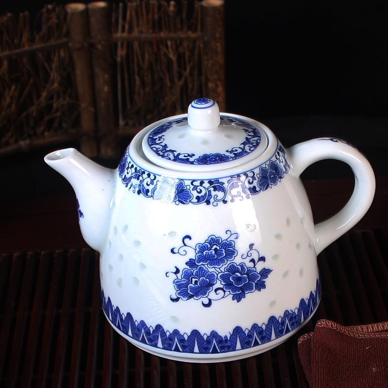 Under glaze blue and white and exquisite teapot large teapot jingdezhen ceramic ceramic pot of blue and white porcelain teapot tea