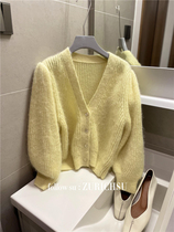 Youthful and energetic cream yellow fluffy glutinous lantern sleeve V-neck short silk mohair knitted sweater