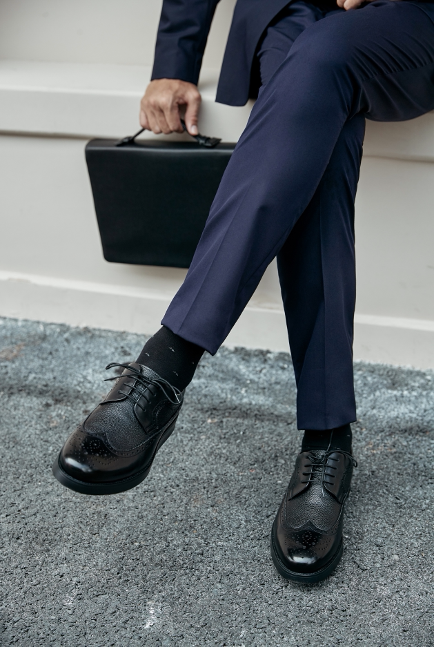 迈步英伦风,布洛克皮鞋踏动型男风采