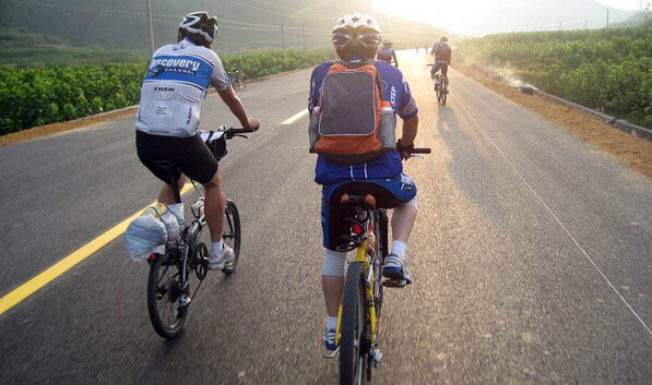 虽然户外运动种类繁多,但是骑行却趣味无穷.一辆单车