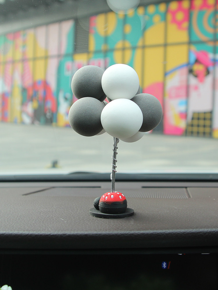 性中气球汽车摆件白内仪表台车控台可爱个告创意网红装饰用品车载