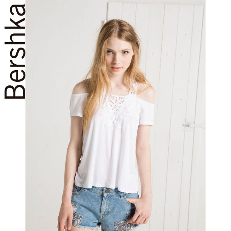 Bershka BSK 落肩蕾丝装饰上衣 07556810