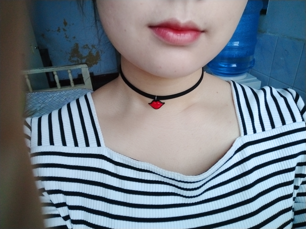 故宫红墙绿瓦 莎桉纳口红试色_in榜 故宫红墙绿瓦 莎桉纳口红试色