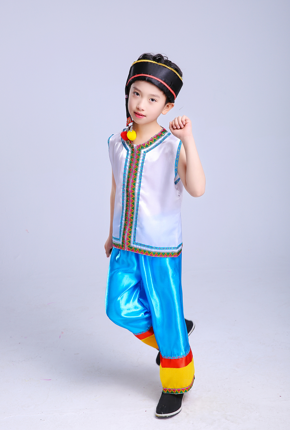 一件代发儿童民族演出服男童傣族葫芦丝服装云南少数民族壮族苗族