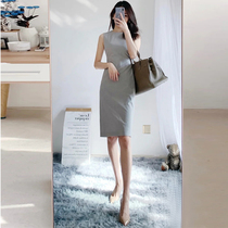 Summer New Gray Round-collar sleeveless menu dress in a long skinny dress