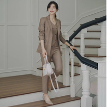 In the spring of 2022 new blogger with the same card professional suit women mens thin suit dress three pieces of vest