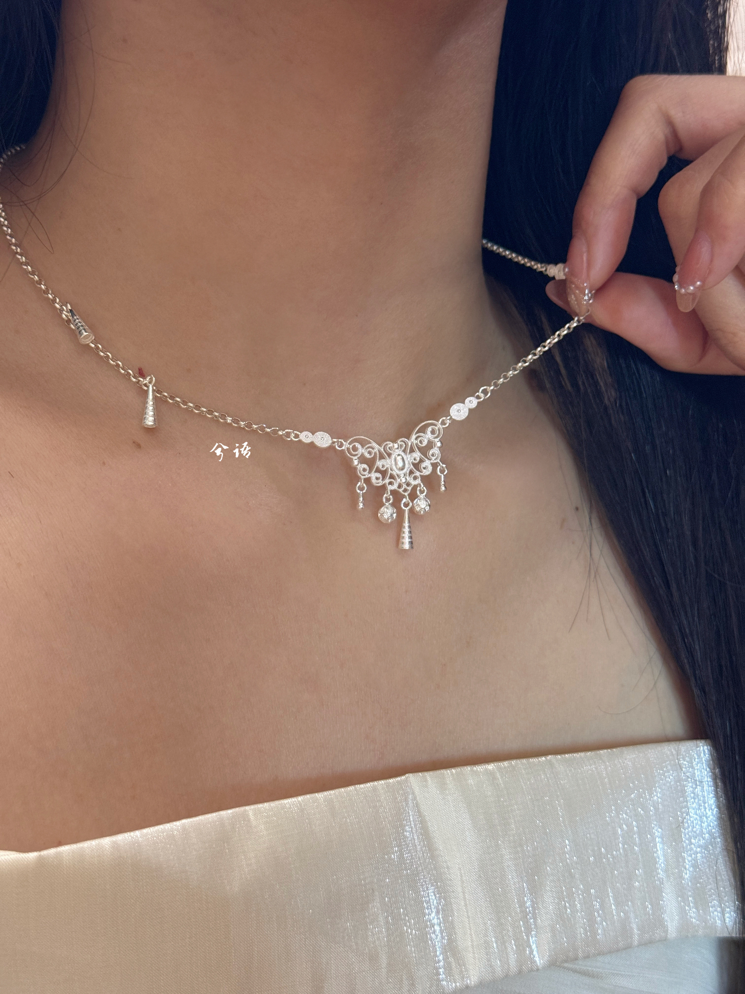 Серебряное ожерелье None 999 990