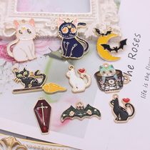 Dark black small pendant black and white kitten bat pendant diy Bajituo Guzi Gumei decoration materials