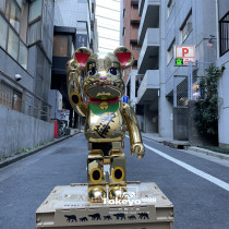 (Japan straight hair) 2 9 Bearbrick fortune cat gold plating color lift 1000%