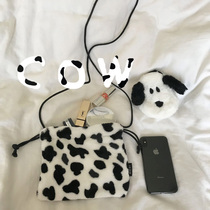 Ghost horse girl Korean wind chic retro age reduction cute Joker plush soft glutinous small cow drawstring diagonal mobile phone bag