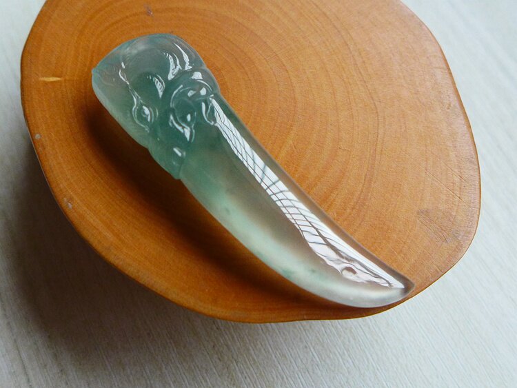 【先德翡翠】 晴水厚装饱满大龙牙 微信号:huangqxian