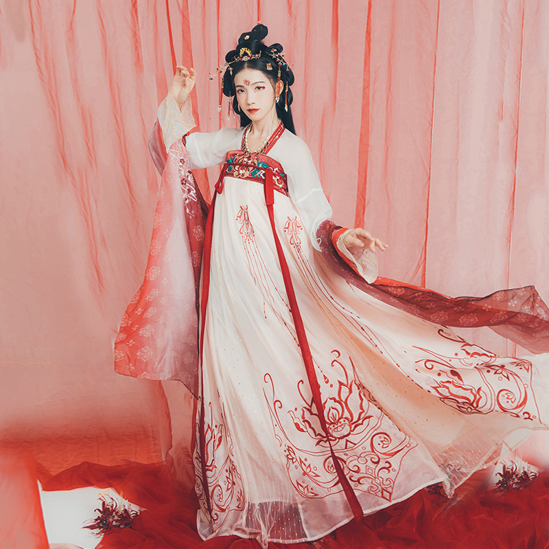 话说汉尚华莲家的每一款汉服都有属于自己的故事,而且每一款都是原创