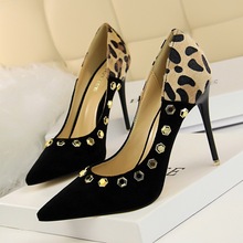 1717-8 European and American wind sexy club high heels high with shallow mouth pointed suede leopard grain color matching riveting nude shoes