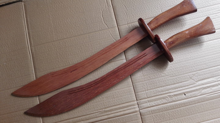 儿童玩具 原色硬质实木抗日大刀游戏表演道具木刀 柳叶刀 太极刀