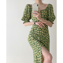 Green floral dress female 2021 summer new French romantic girl bubble sleeve split small daisy skirt