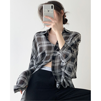 Plaid shirt female summer 2021 new summer thin sunscreen shirt design sense niche Hong Kong flavor retro loose top