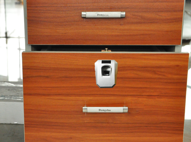 抽屉锁打开方法_抽屉锁打不开_抽屉锁打开了没有钥匙怎么锁上