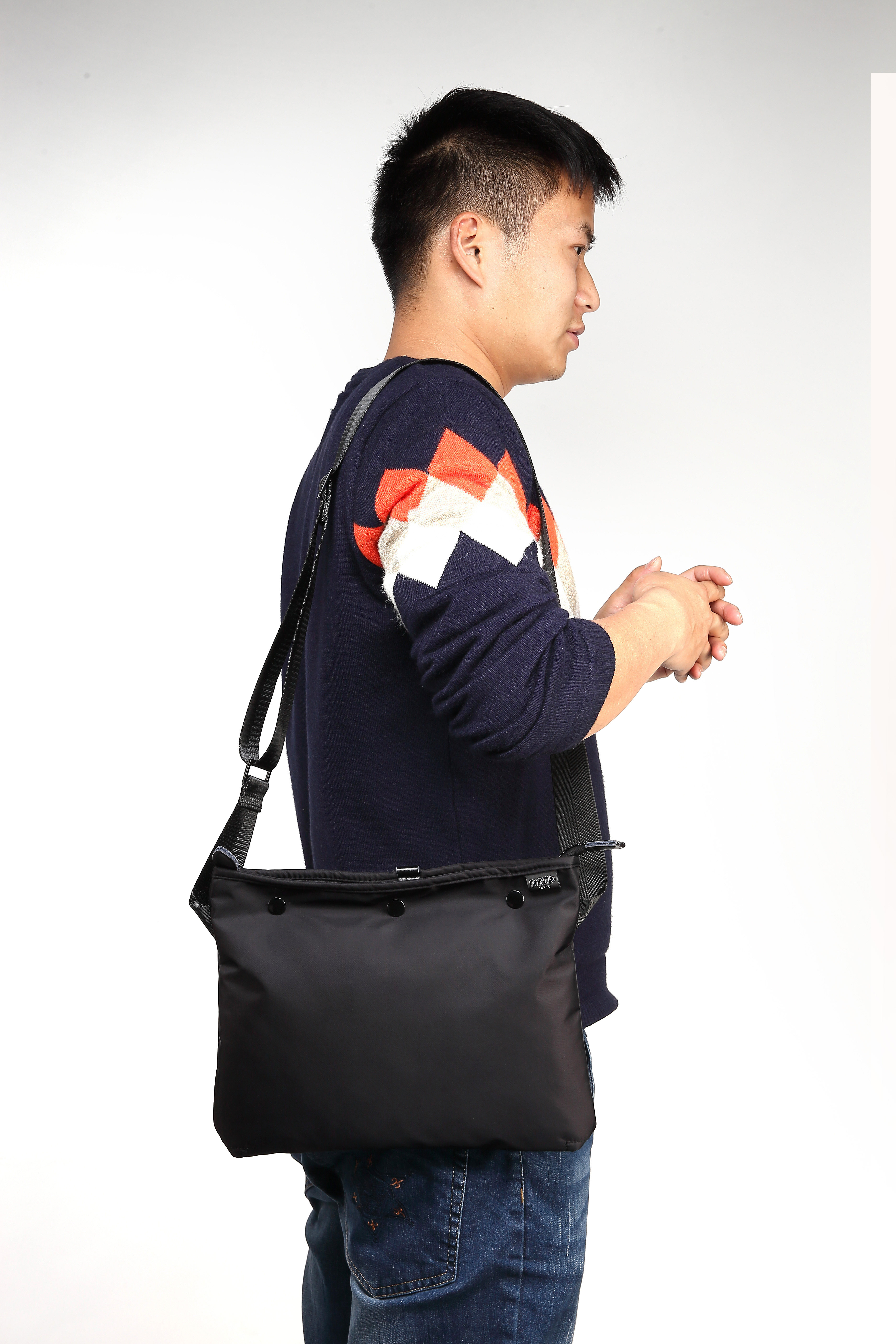 潮牌head porter吉田单肩斜挎包男女ipad骑行包日本防水简约背包