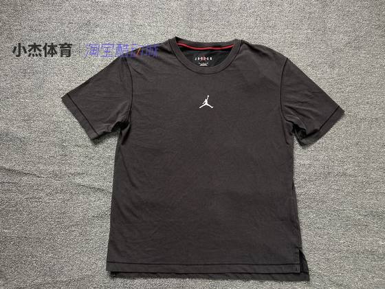 Nike/Nike AIR JORDAN Men's old quick-drying knitted sports short-sleeved T-shirt DH8922-010
Nike/Nike AIR JORDAN Men's old quick-drying knitted sports short-sleeved T-shirt DH8922-010