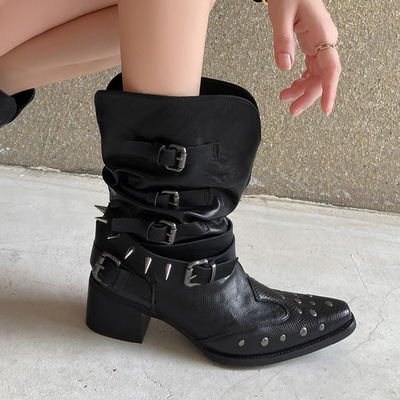 lorem Hong Kong 2025 Autumn and Winter European and American Short Boots Rivets Belt Buckle Fashion Boots Trendy and Cool and Versatile Cowhide Women
lorem Hong Kong 2025 Autumn and Winter European and American Short Boots Rivets Belt Buckle Fashion Boots Trendy and Cool and Versatile Cowhide Women