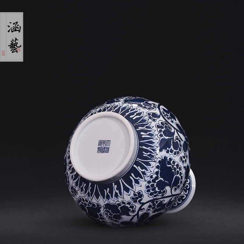 Jingdezhen blue and white ceramics bound branch pattern flat bottles of new Chinese style living room porch flower adornment handicraft furnishing articles