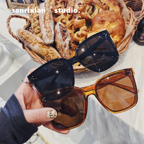 Loves forced landing Sun Yizhen star same Korean ultra light 2020 new polarized sun glasses mens net red sunglasses female