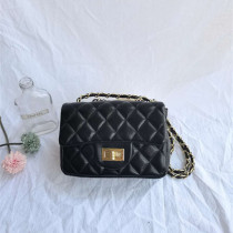 Hong Kong Package Womens new Lingg chain Pack Mini 100 Lapped Skew Satchel Bag Single Shoulder Makeup Bag