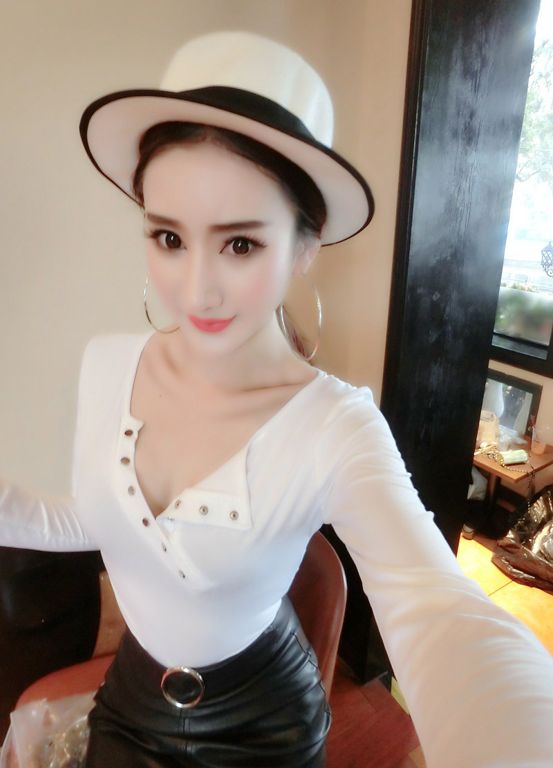 2018早秋上衣个性夜店性感女装低胸v领修身显廋长袖百搭打底衫