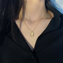 Small gold medal necklace light and luxurious crowd 2022 new female 18k gold titanium steel lock bone chain female advanced feel not dropped